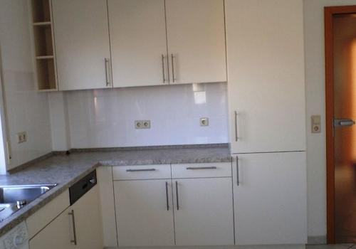 Küche: Kühlschrank + Gefriertruhe