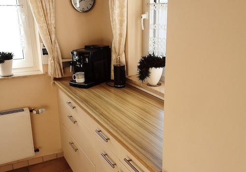 Küche mit 2 Fenstern