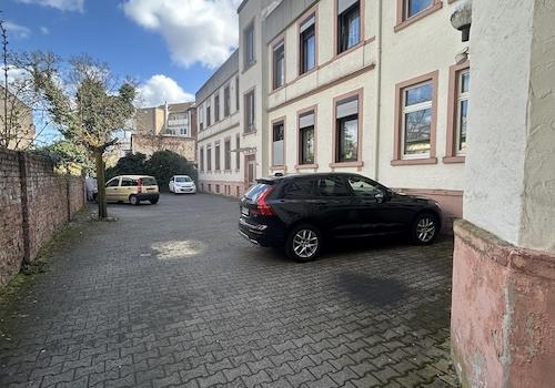 2 2x Stellplätze im Innenhof