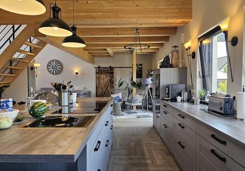 Küche mit Kochinsel