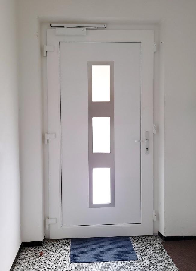 Neuwertige Haustüre