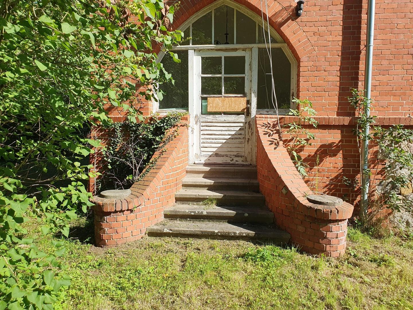 Freitreppe zum Garten