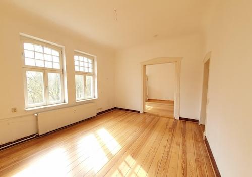 Zimmer mit Flügeltür