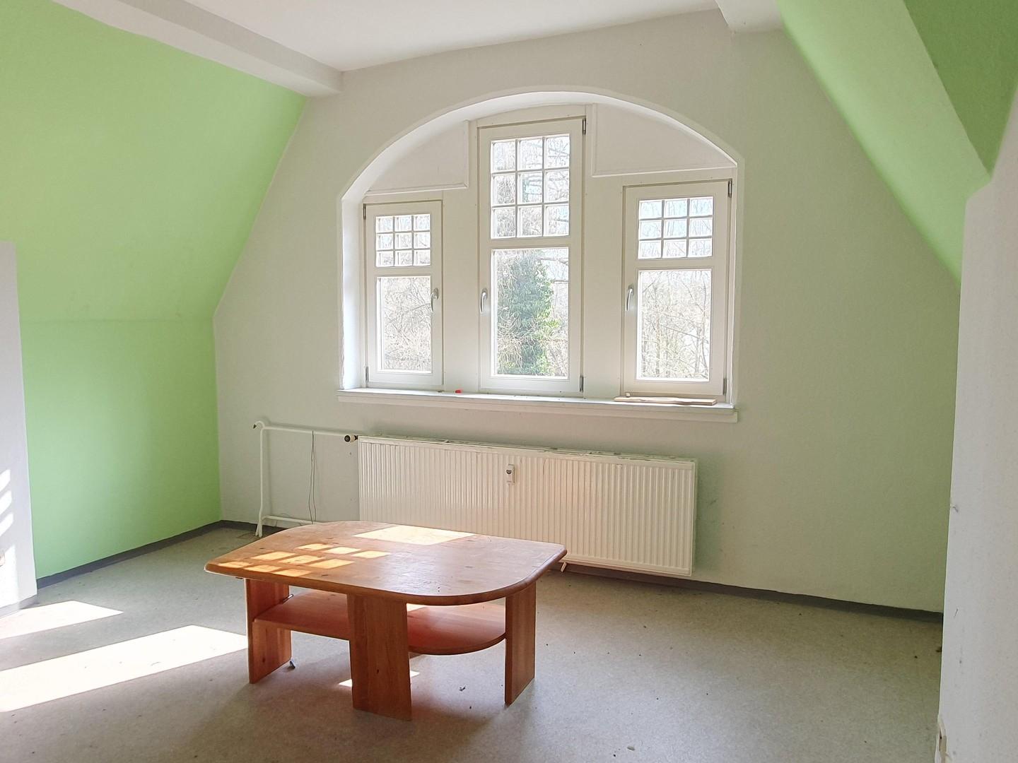 Großes Zimmer im Dachgeschoss