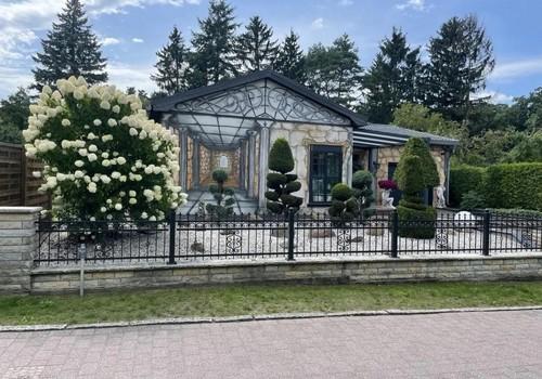 Vorgarten & Außenfassade 