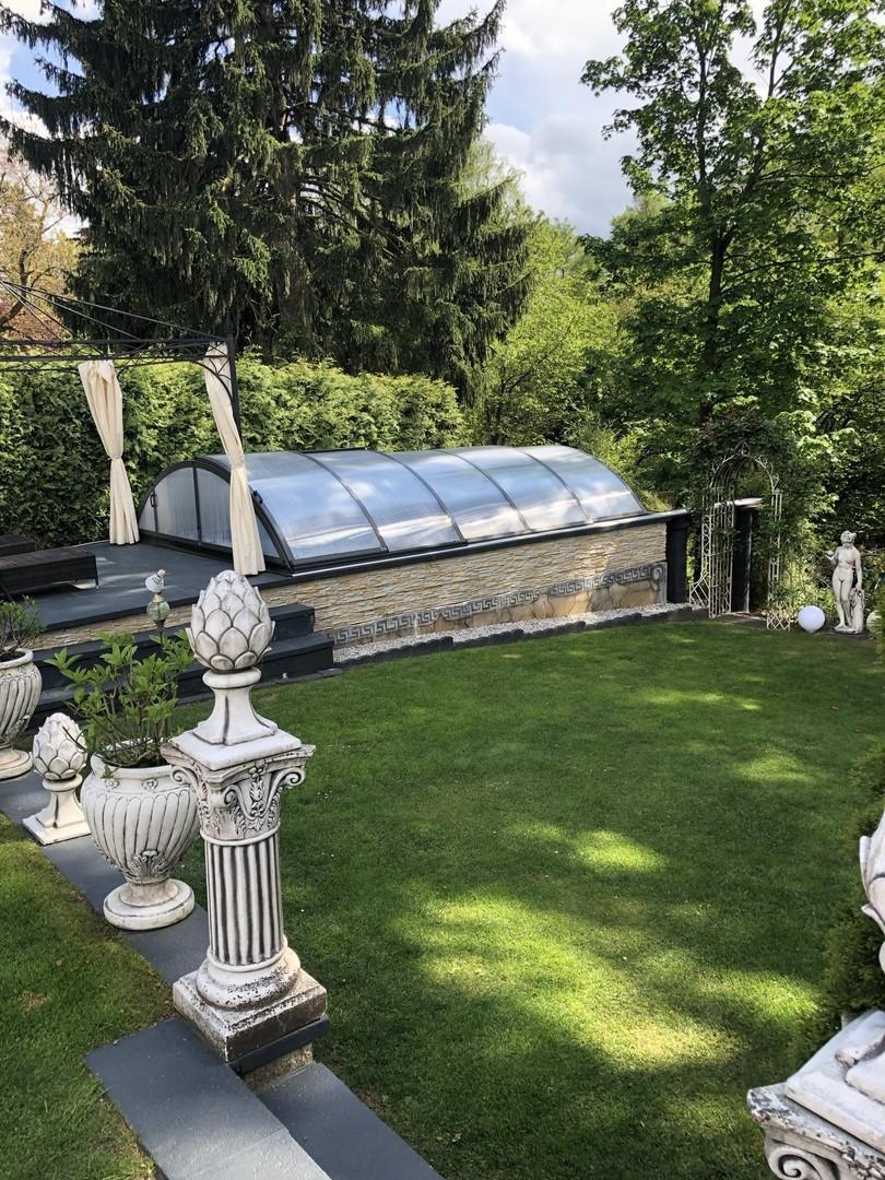 Pool überdacht 