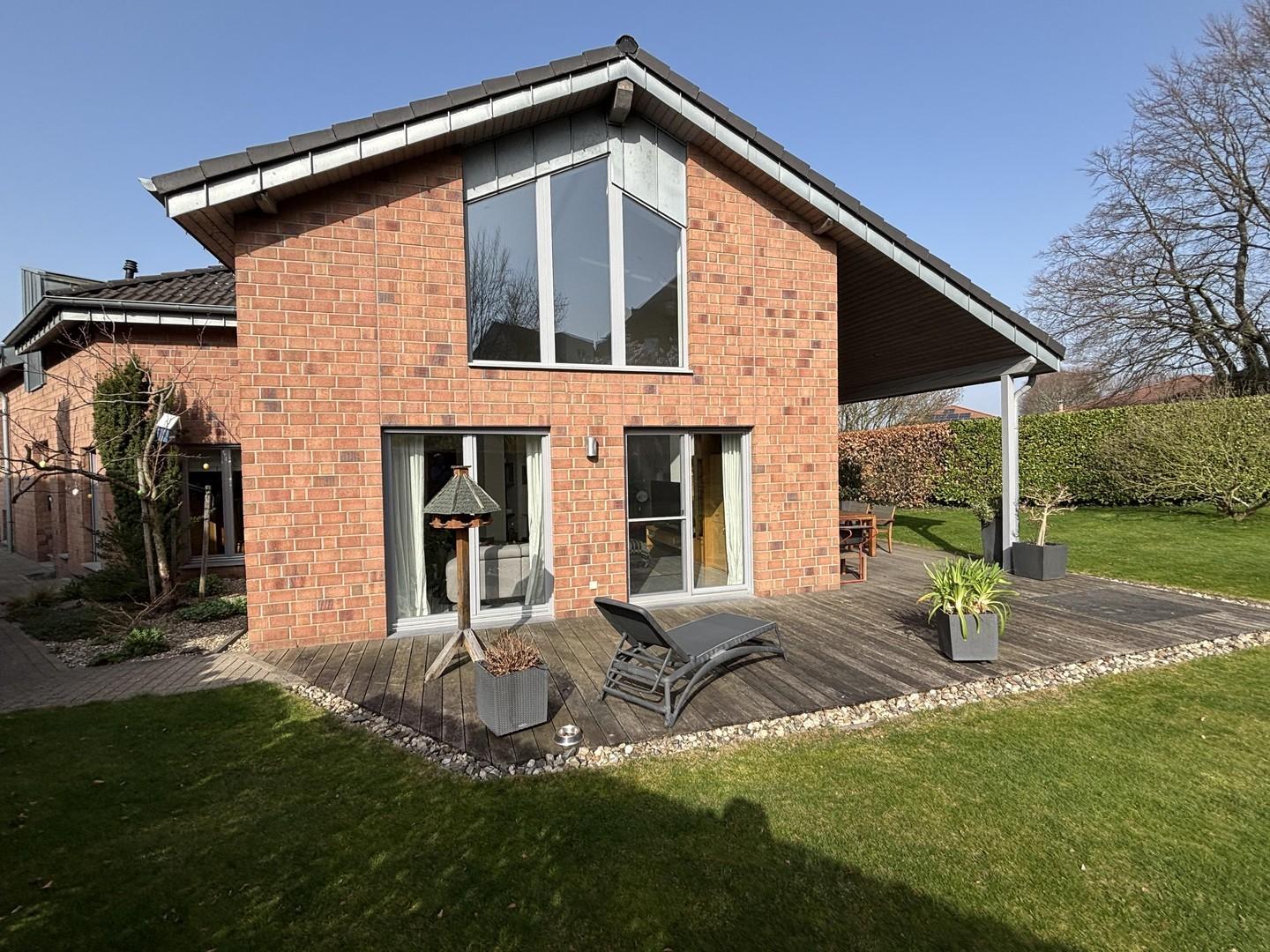 Hausansicht vom Garten