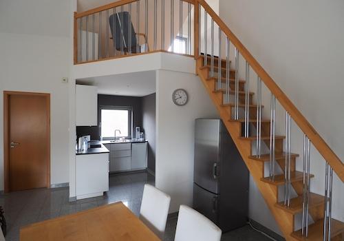 ELW - Wohnzimmer/Küche/Empore