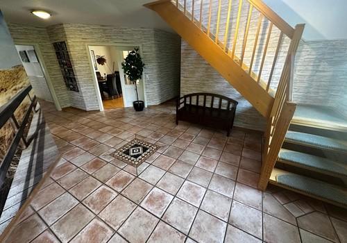 Großzügiger Eingangsbereich mi