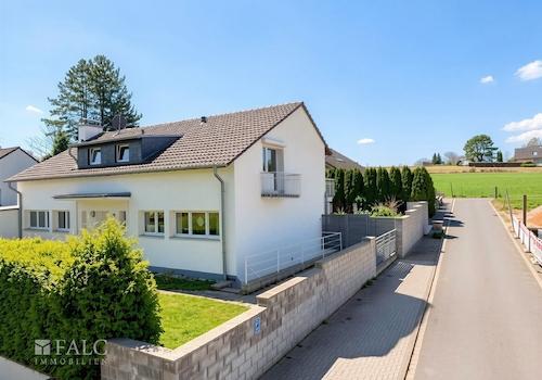 Parkplätze & Seiteneingang