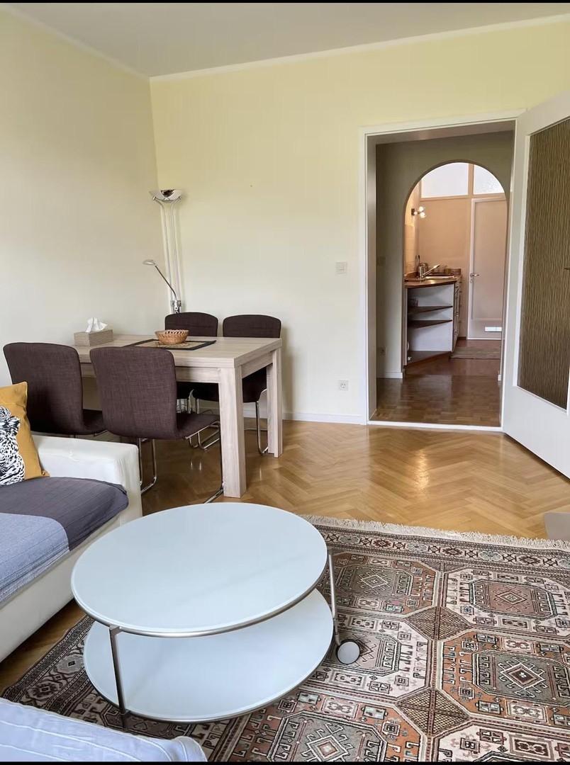 Wohnzimmer mit Essbereich