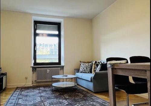 Wohnzimmer mit Essbereich