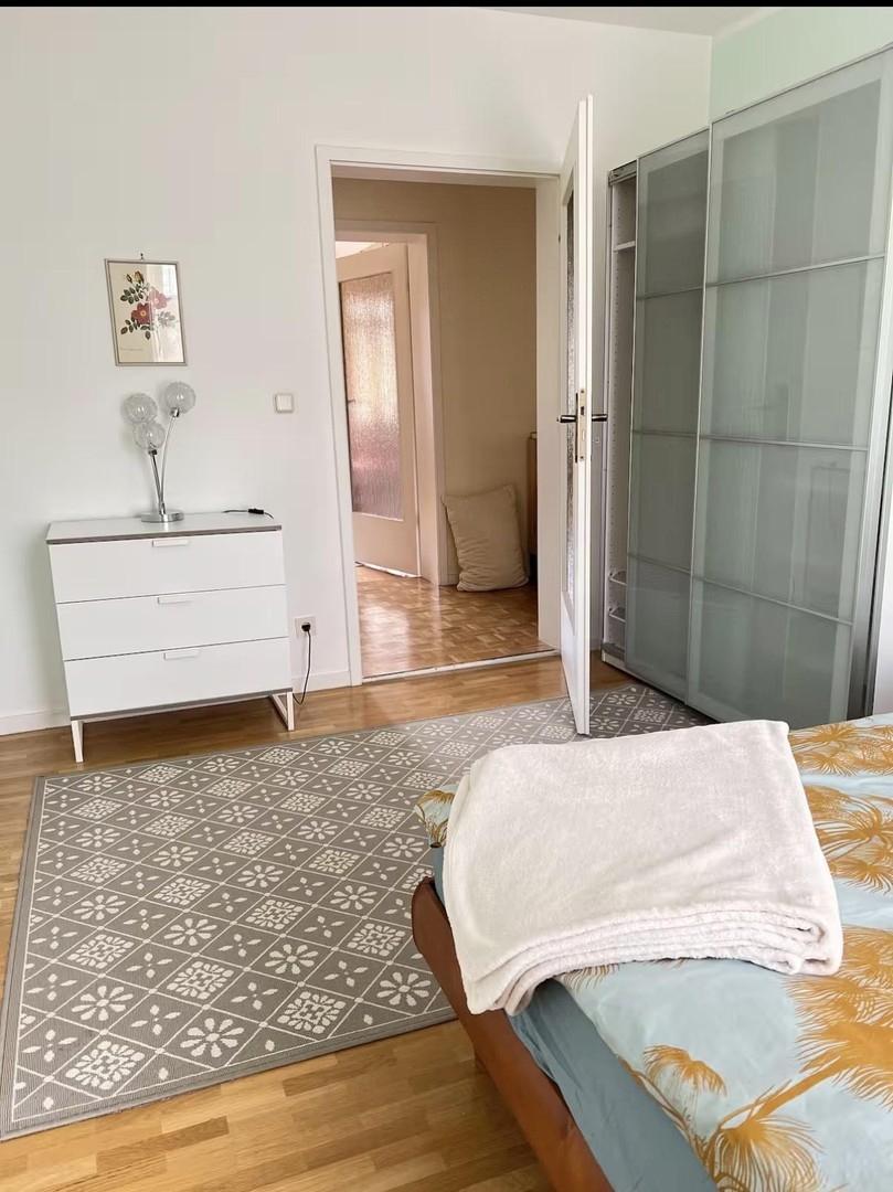 Schlafzimmer 1 mit Balkon