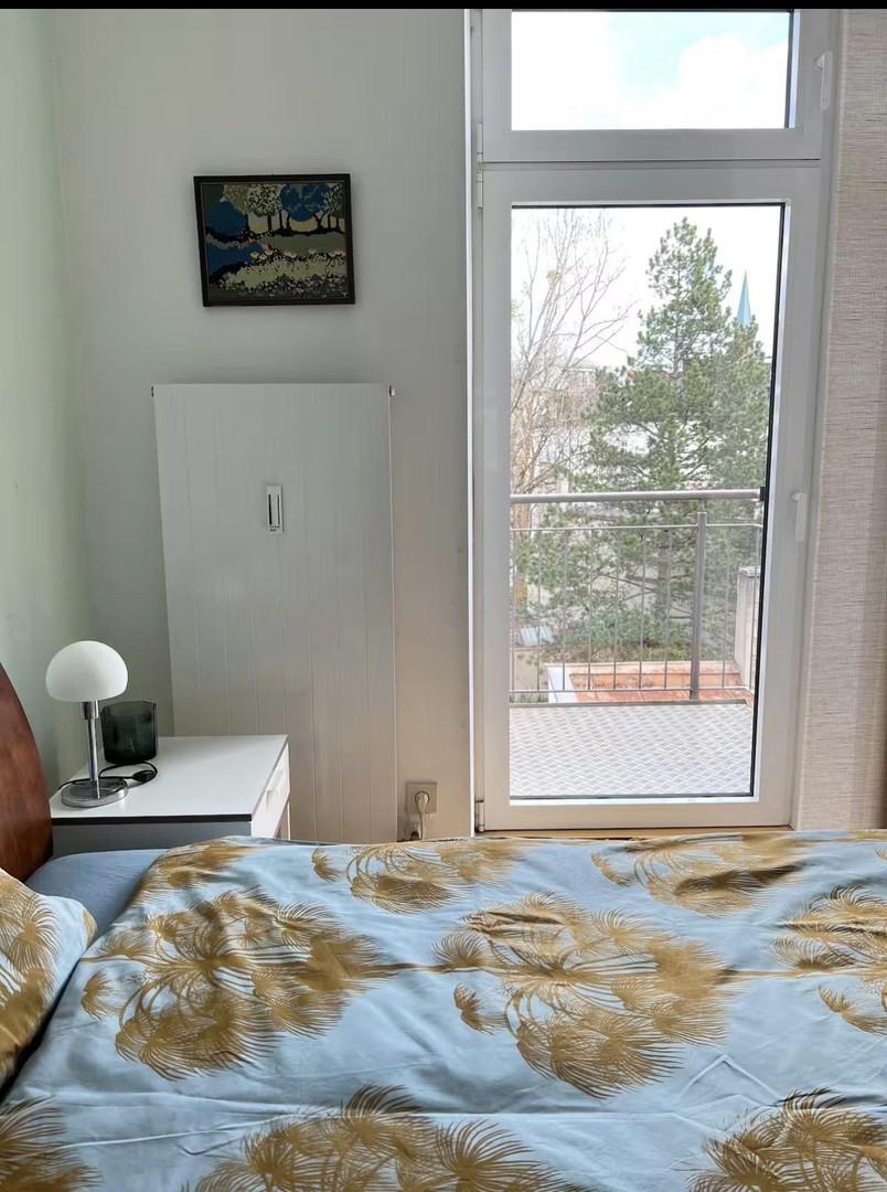 Schlafzimmer 1 mit Balkon