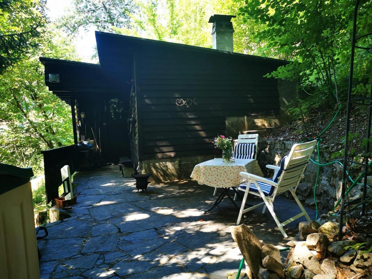 Eingang Haus und obere Terasse