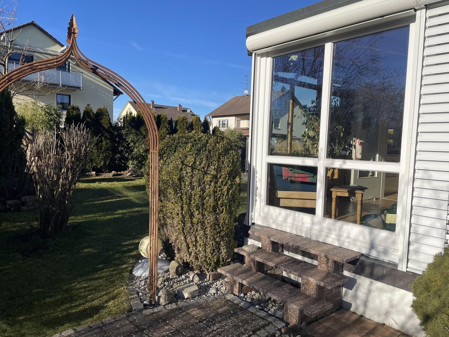 Umlaufender toller Garten