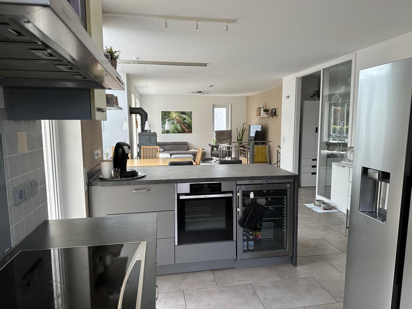 Küche, Ess- und Wohnbereich EG