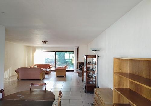 Wohnzimmer mit Garten