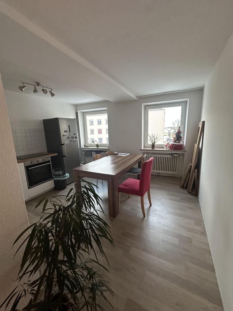 Küche mit Essbereich