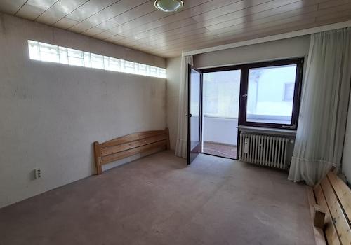 Zimmer mit Zugang Balkon OG
