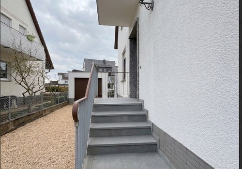 Eingangsbereich + Hof