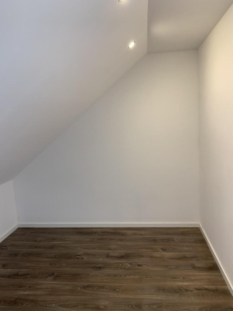 Begehb. Kleiderschrank/ Office