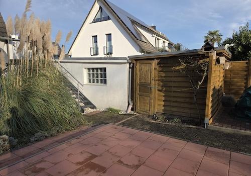 Gartenschuppen und Garage 