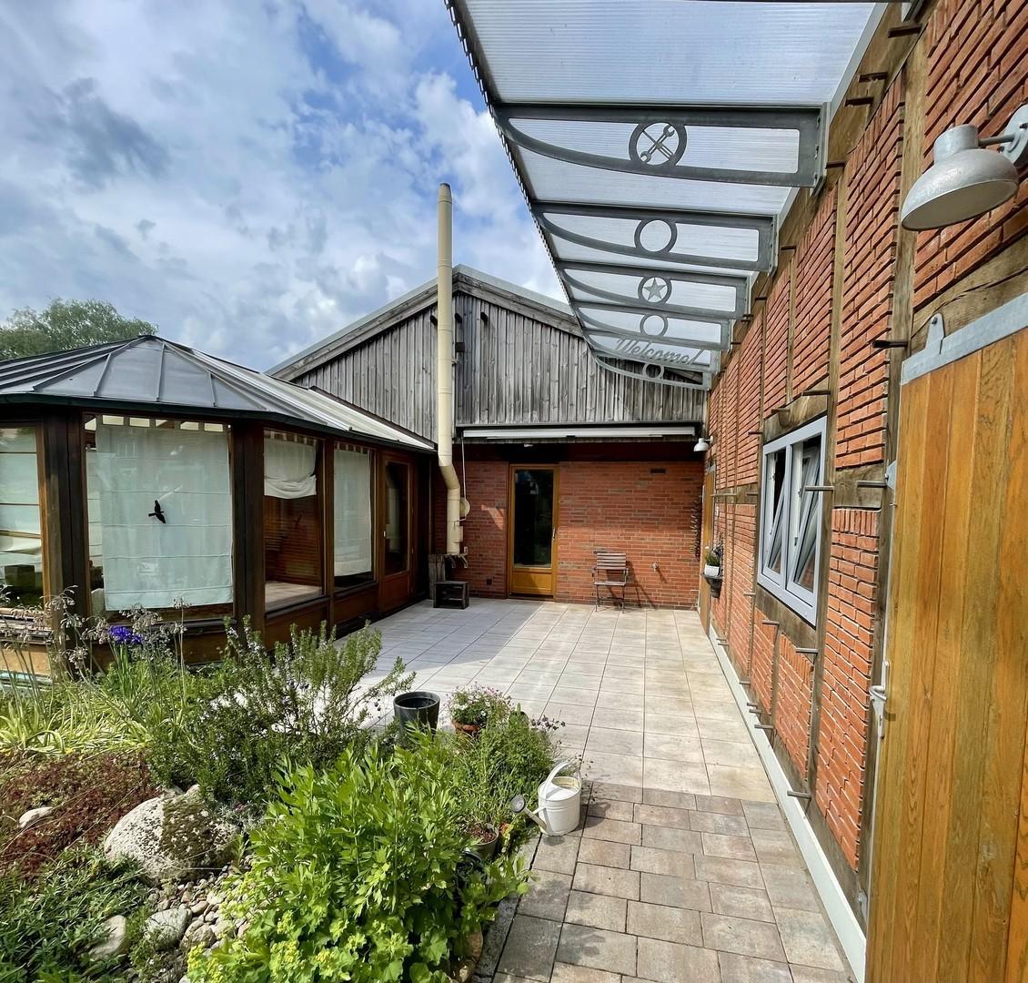 Südterasse teilüberdacht