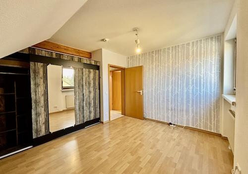 Schlafzimmer mit Einbauschrank