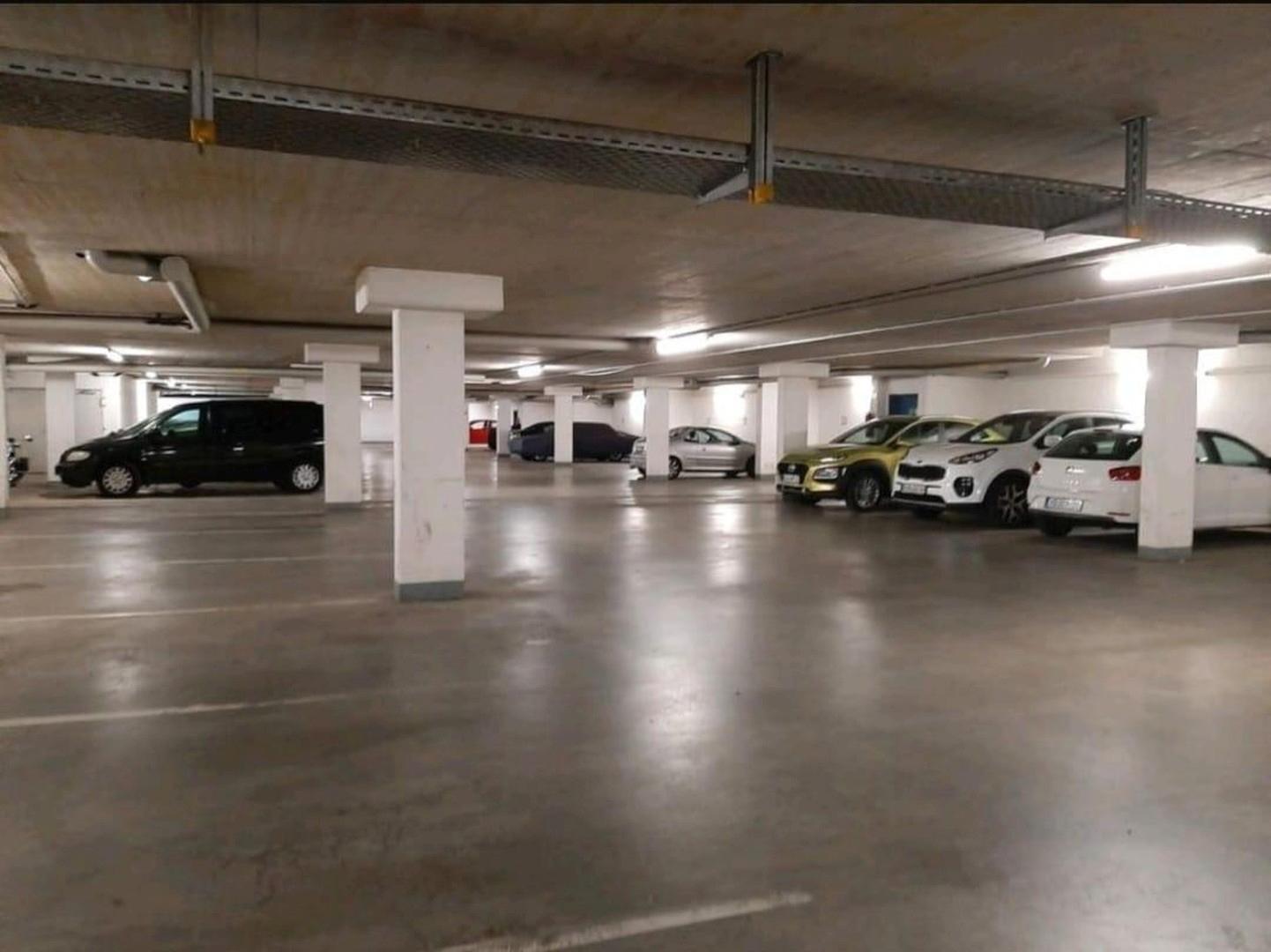 Tiefgarage mit eig. Stellplatz