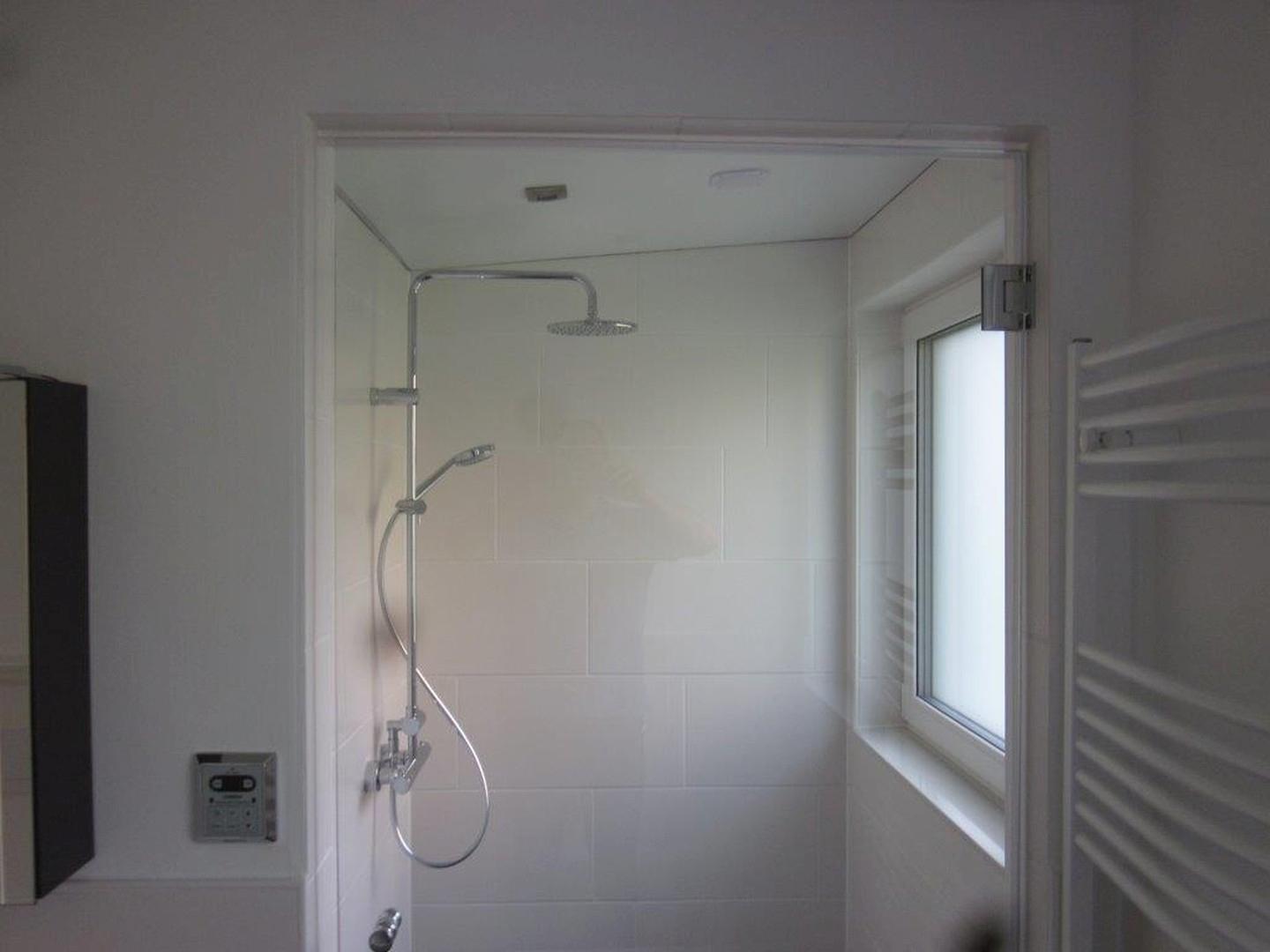 Walk-in Dusche mit Dampf