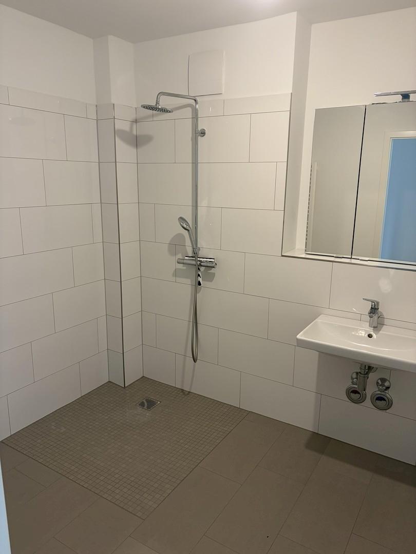 Bad mit grosser Dusche