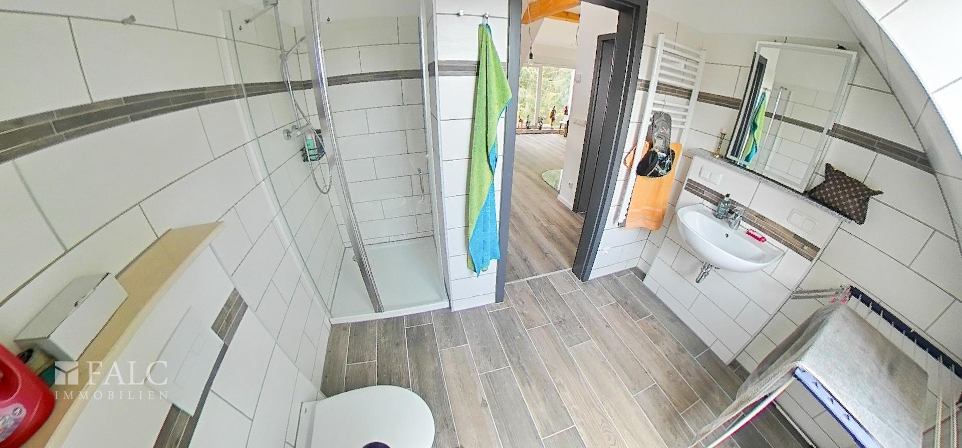 Duschbad im Dachgeschoss 