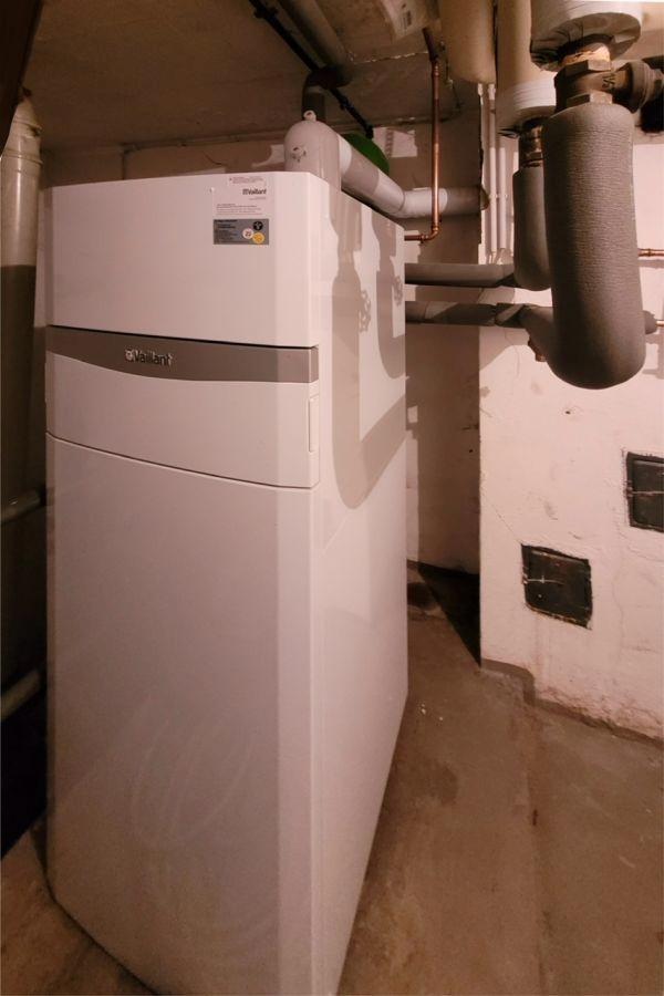 Brennwerttherme Heizungskeller