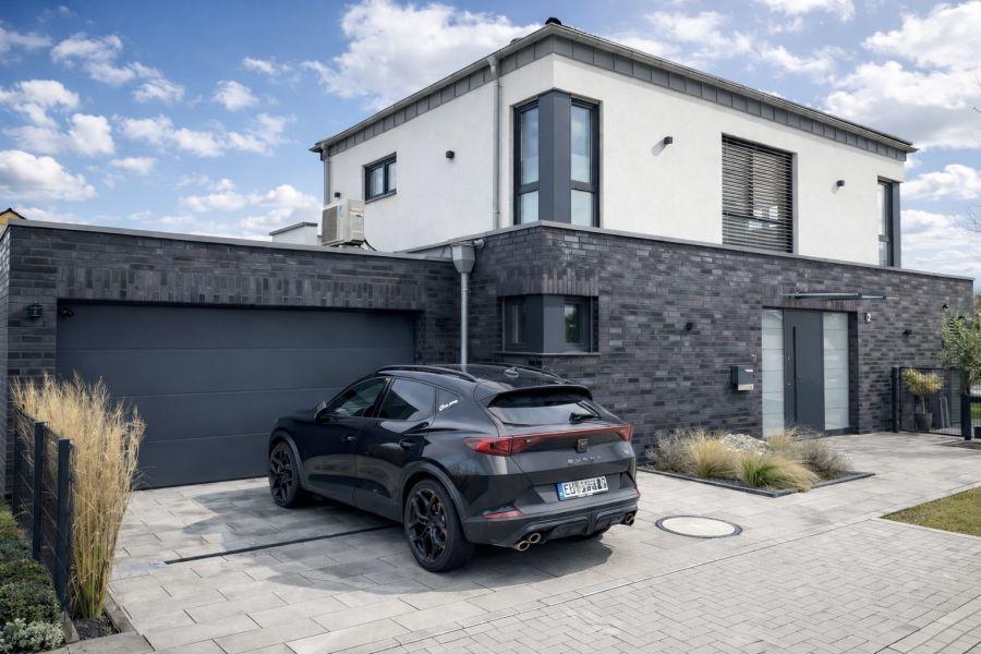 8A2BF5B9-7DB1-440D-8572-D8666E99F284