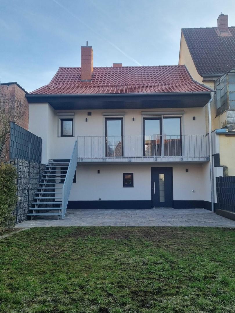 Objektrückseite mit Balkon