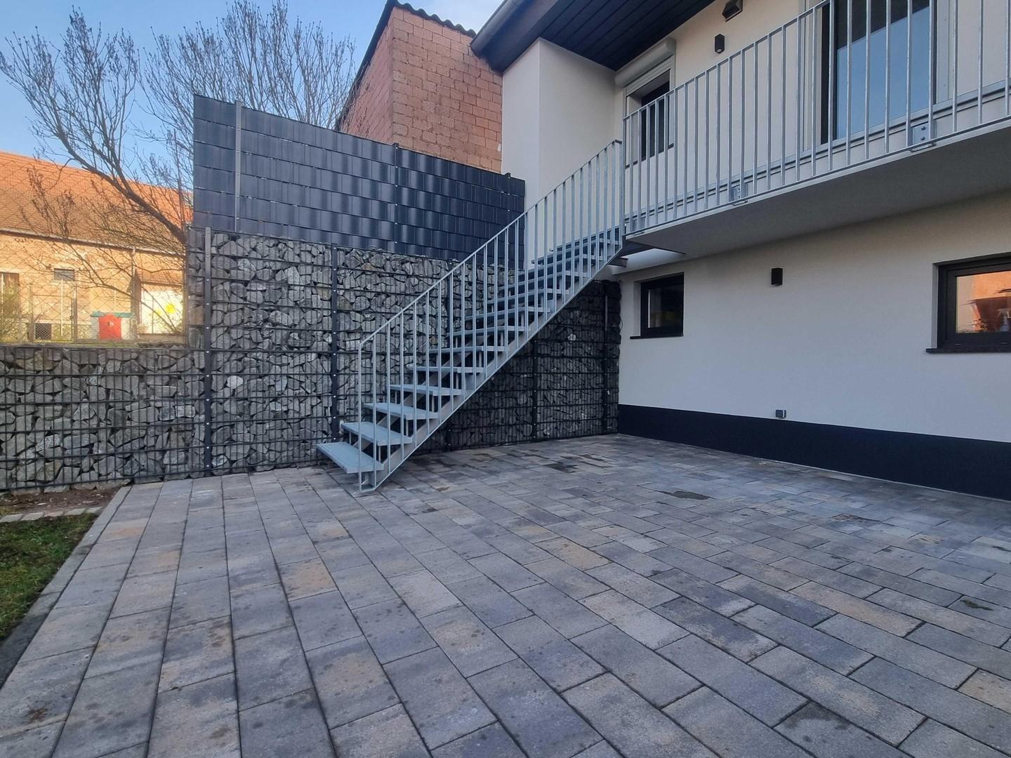 Stahltreppe zum Wohnbereich