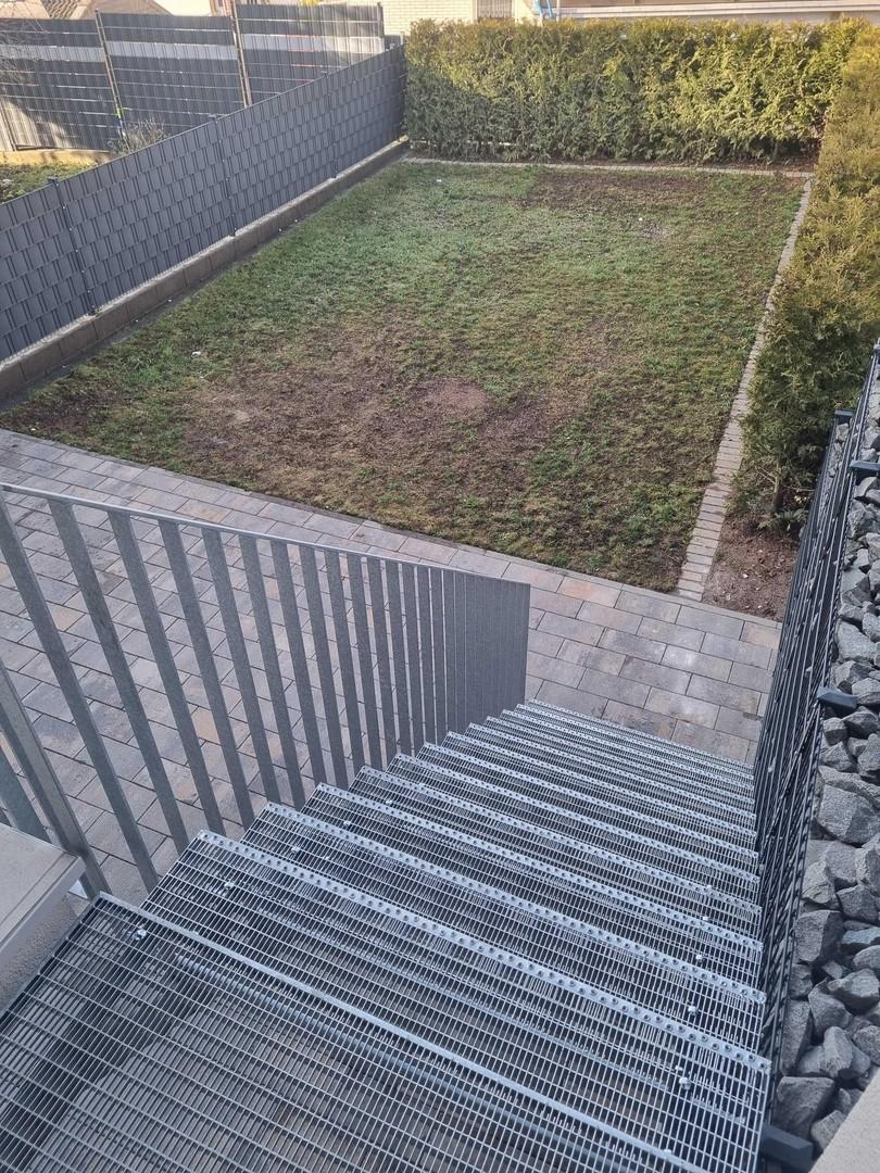 Stahltreppe + Geländer 