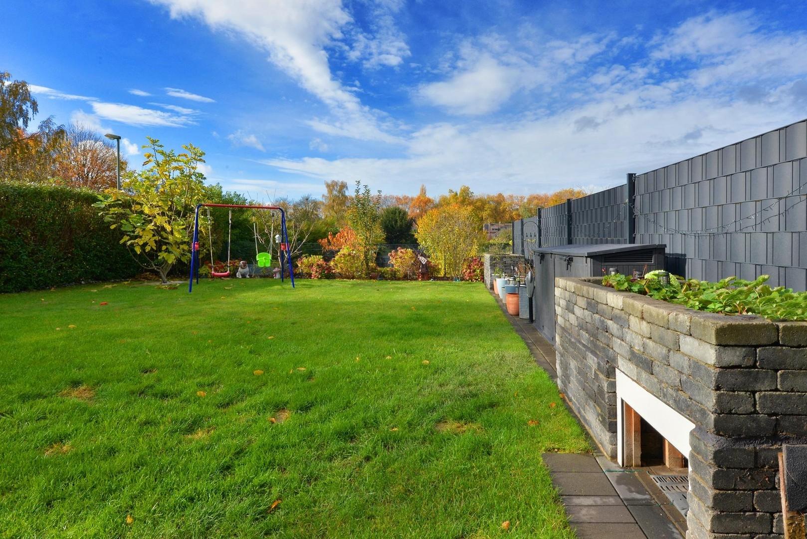 Garten von der Terasse aus