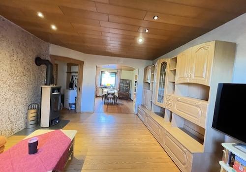 Blick vom Wohnzimmer ins Esszimmer (EG)