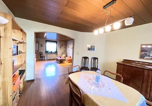 Blick vom Esszimmer ins Wohnzimmer (EG)