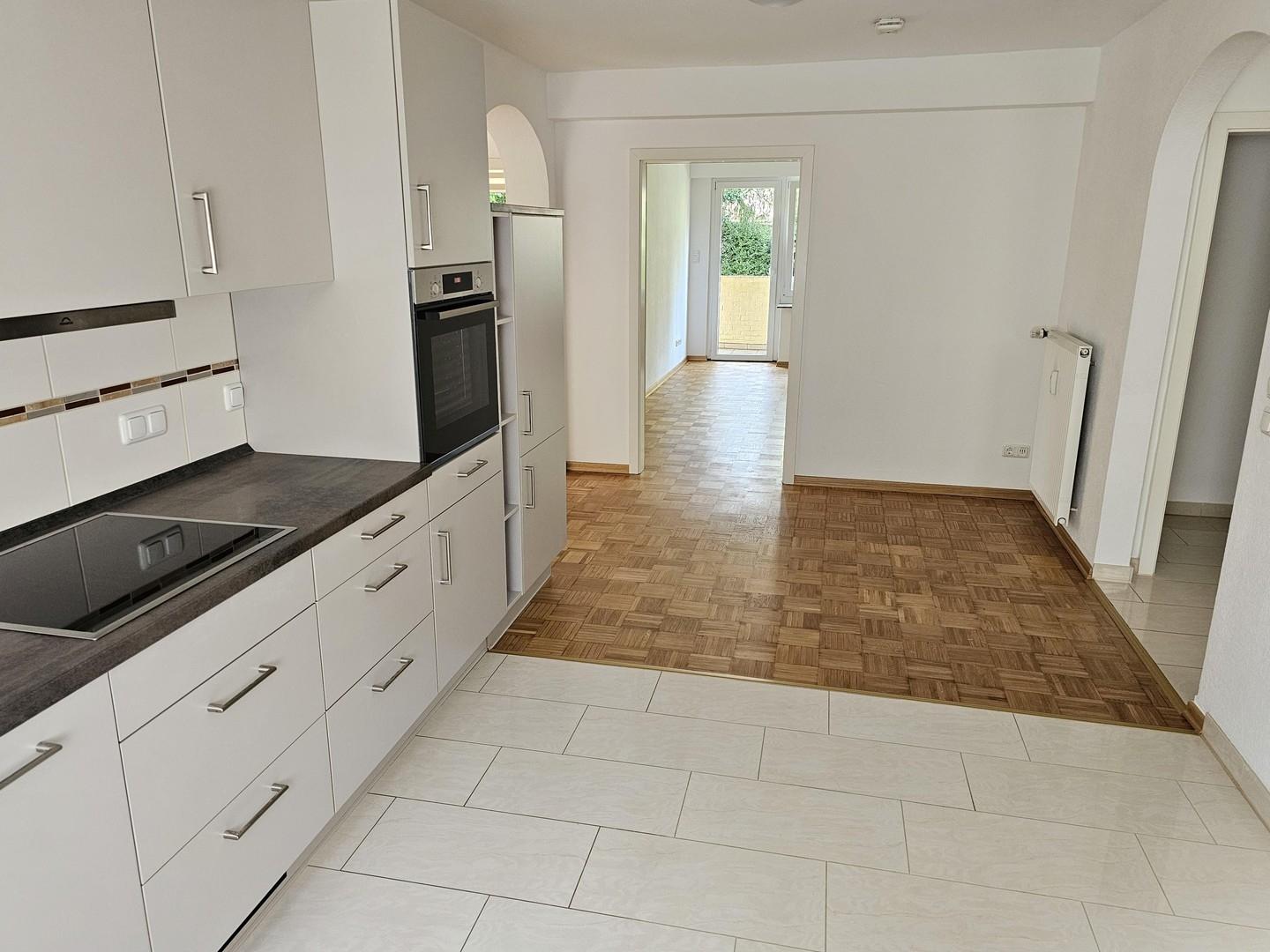 Küche (Richtung Wohzimmer)