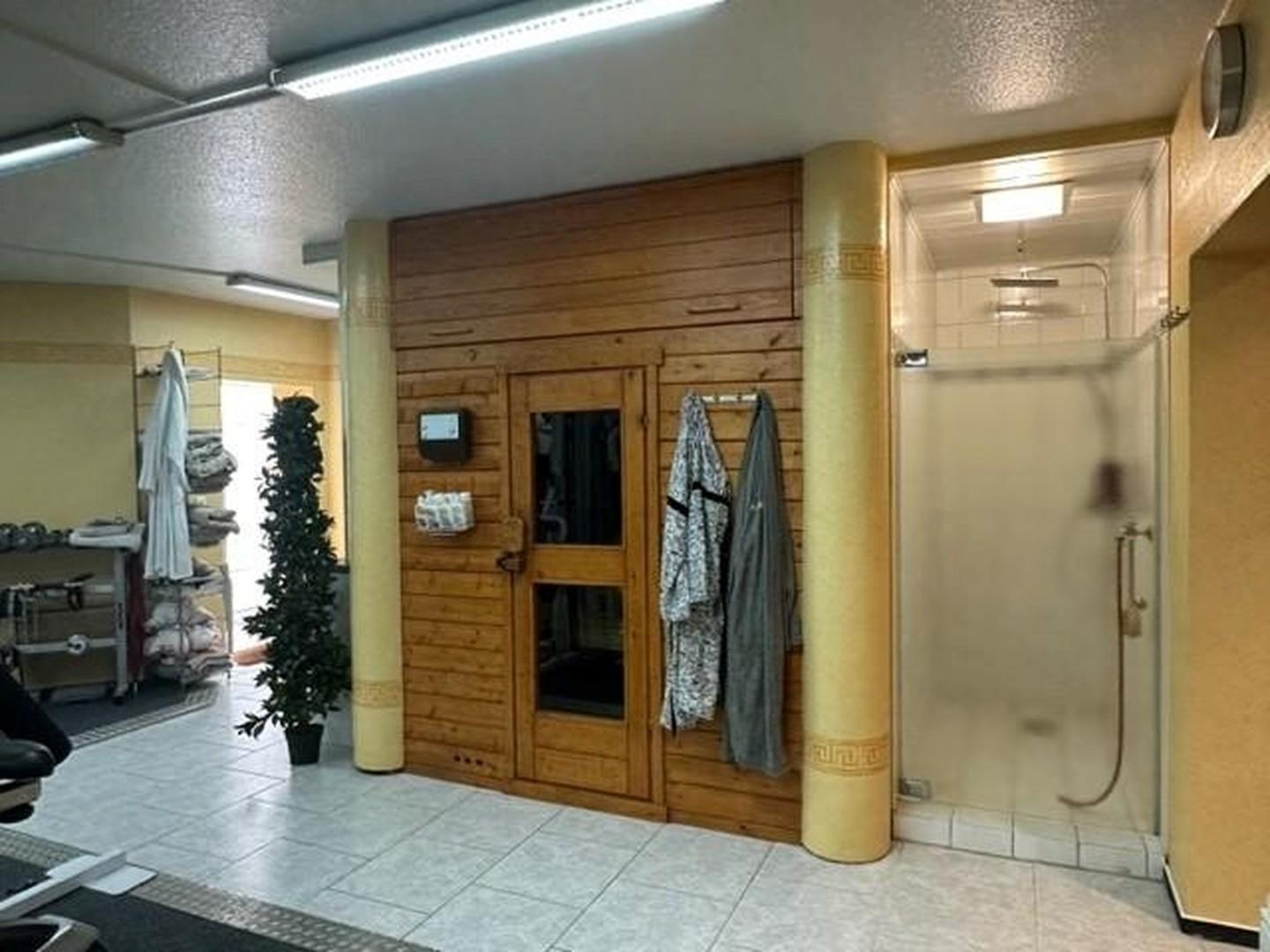 Sauna/Dusche/Glastür