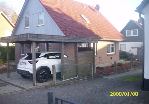 Carport steht vorne 