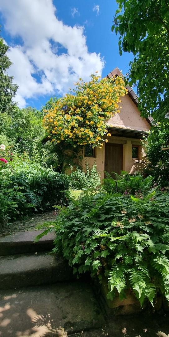 Hexenhäuschen im Garten