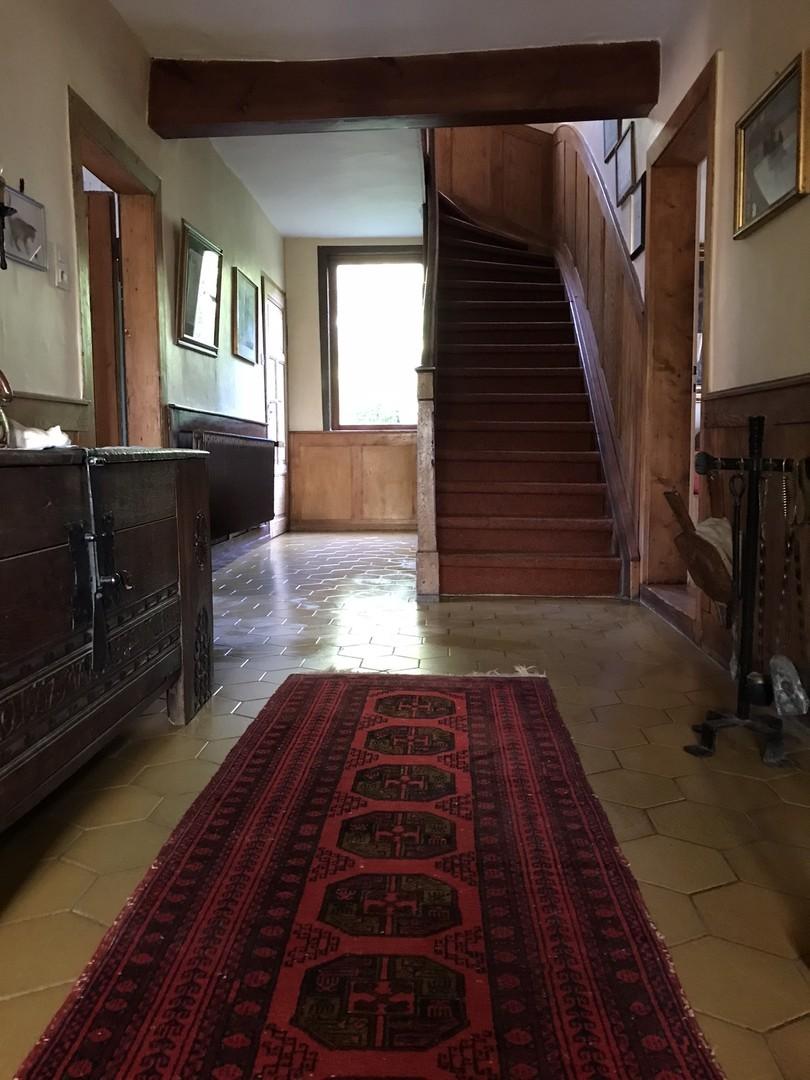 Flur mit Treppe zum 1. OG