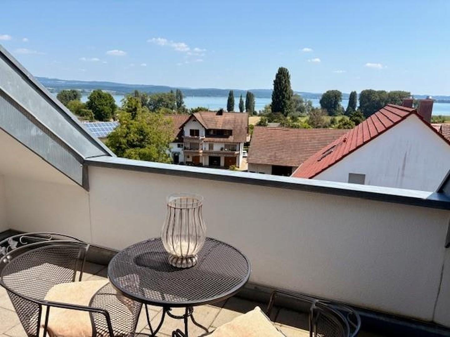 Dachterrasse mit Seeblick