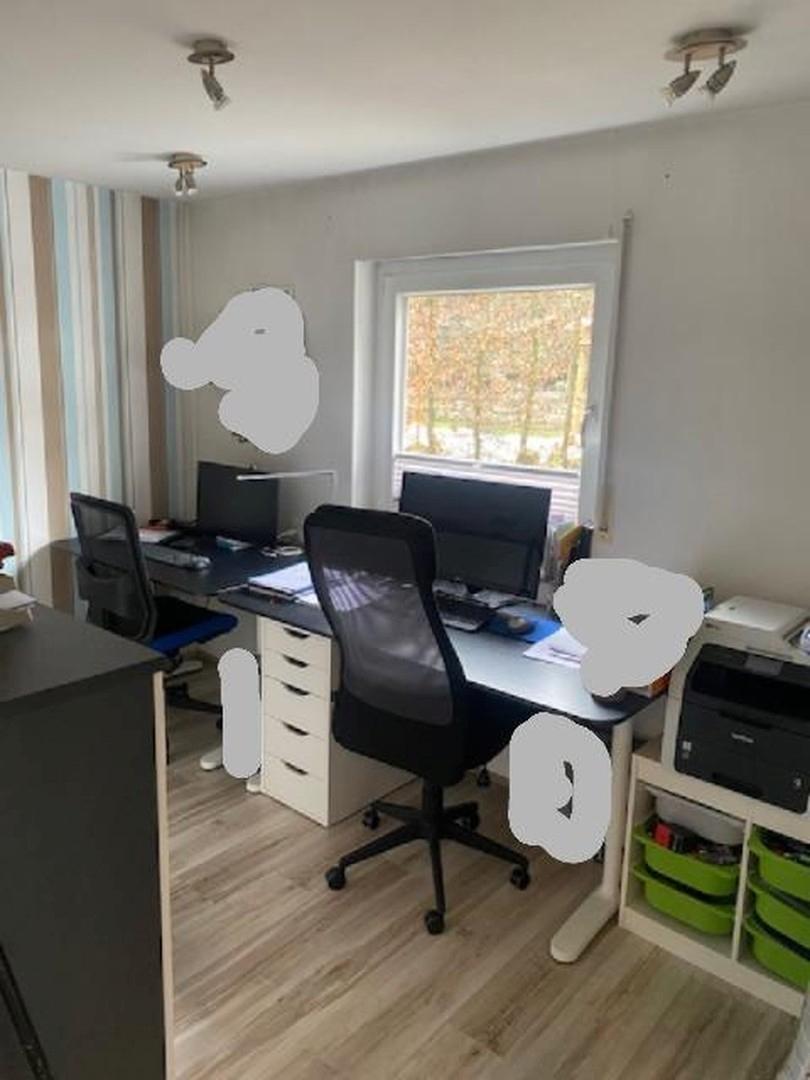 Büro EG