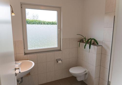 WC mit Dusche - Büro