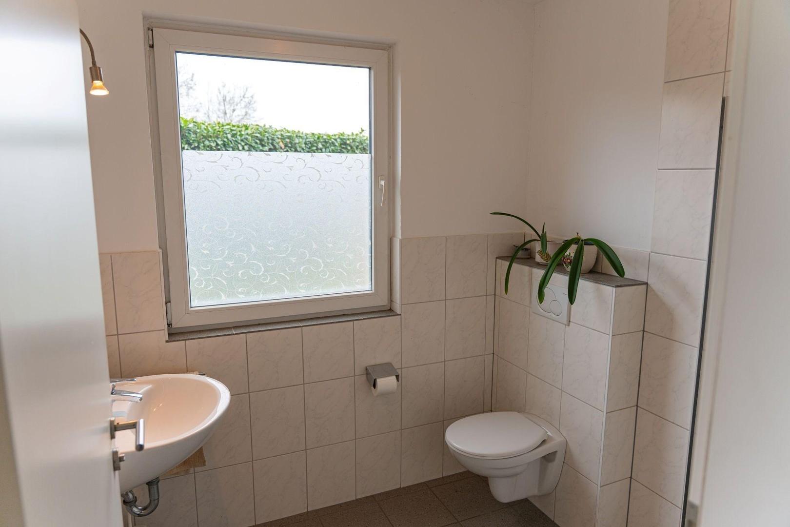 WC mit Dusche - Büro